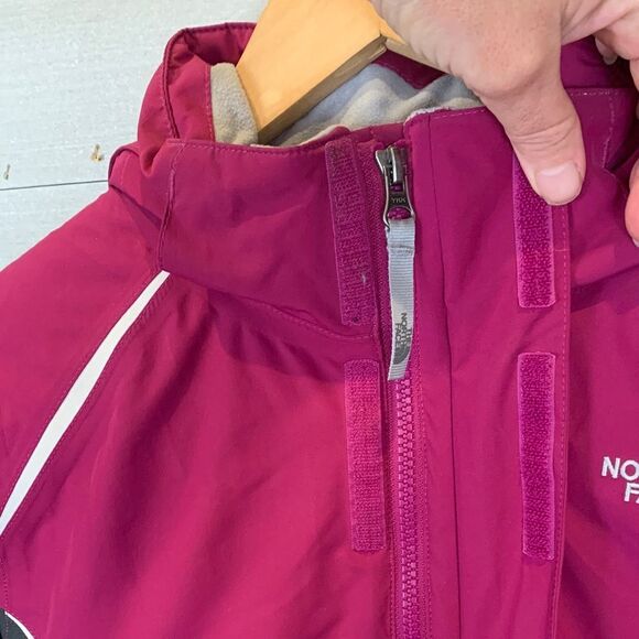 The North Face Kids' Magenta and grey Puffer Jacket size 14/16 large EUC snow - Picture 8 of 14
